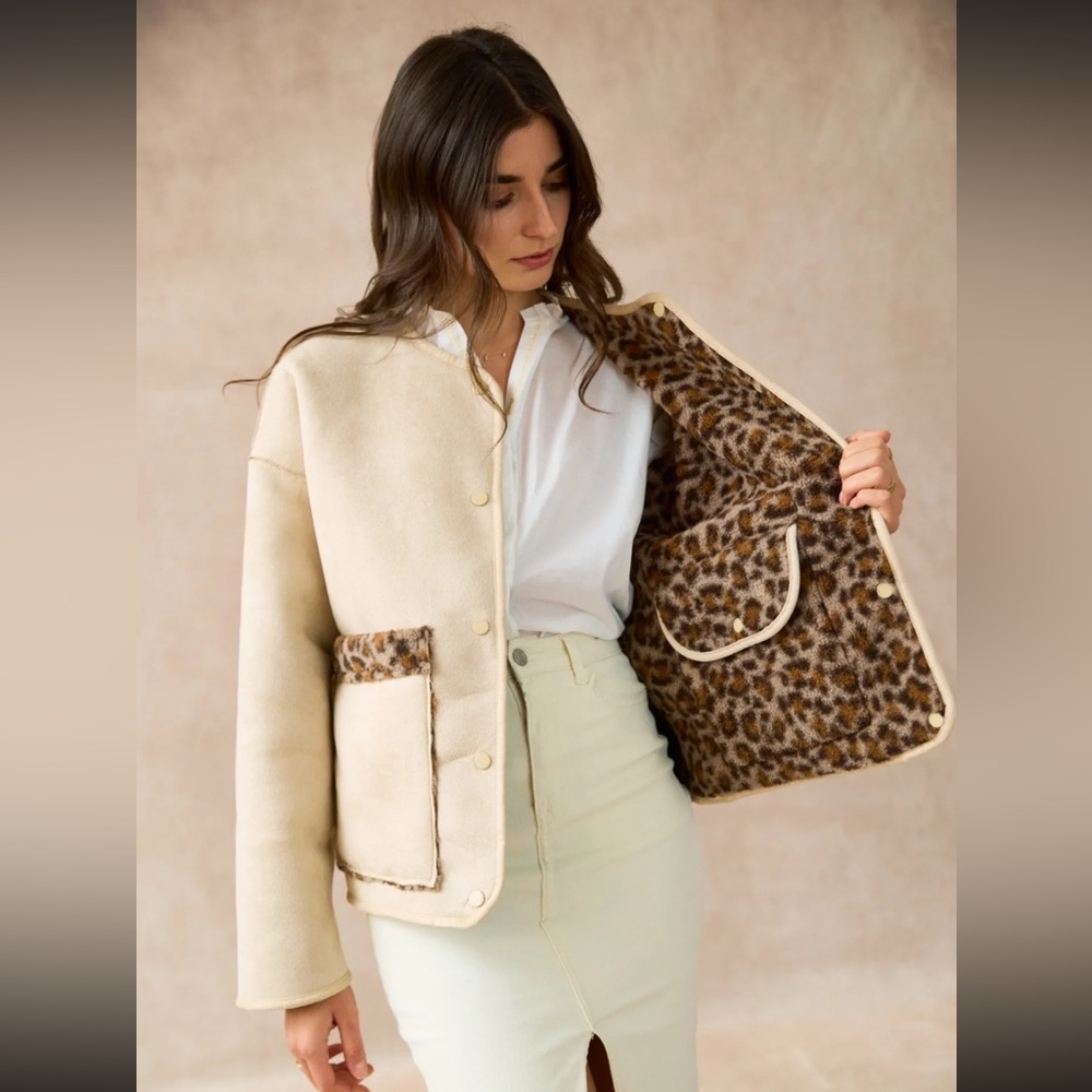 ShopEvelynne Cream Teddy Jacket with Leopard Lining
